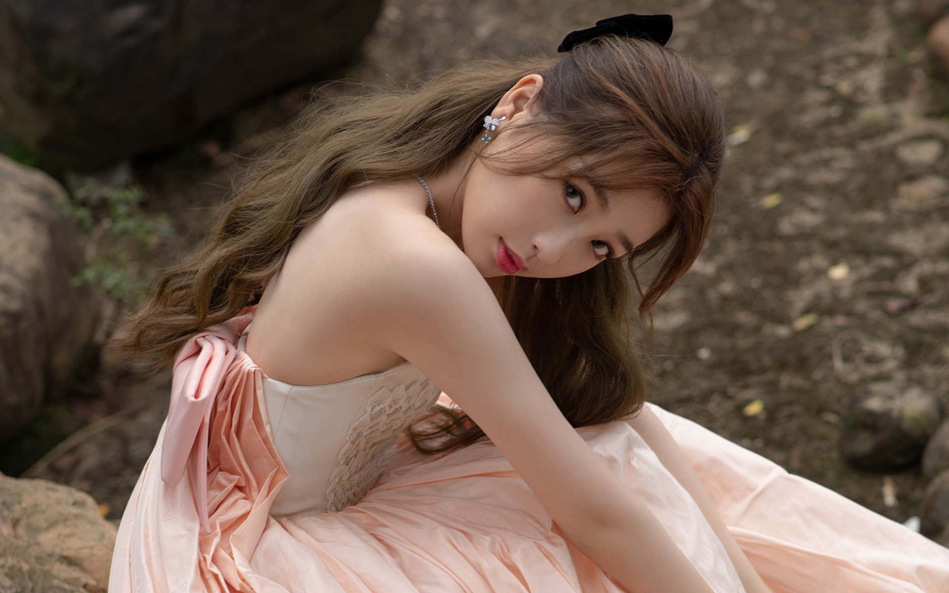 爱游戏在线登录入口-湖人关键时刻发挥，主场逆转开拓者，湖人队淘汰开拓者