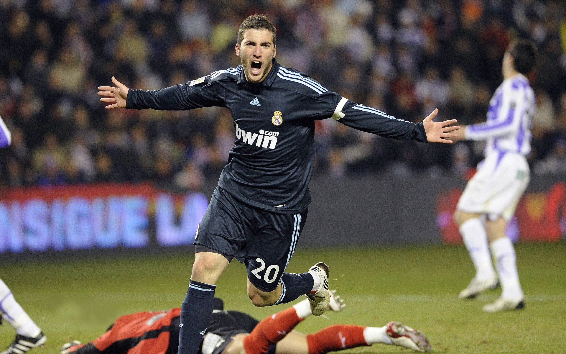 爱游戏官网-每一次冲刺都是极限挑战，极限挑战冲浪