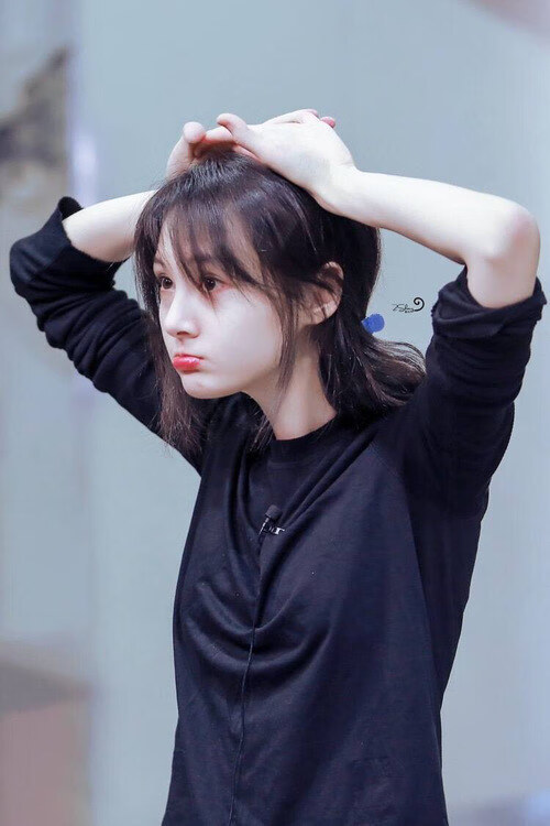 爱游戏综合娱乐-特斯·冯·迪克：充满创造力的中场球员，成为南非队攻防转换的桥梁